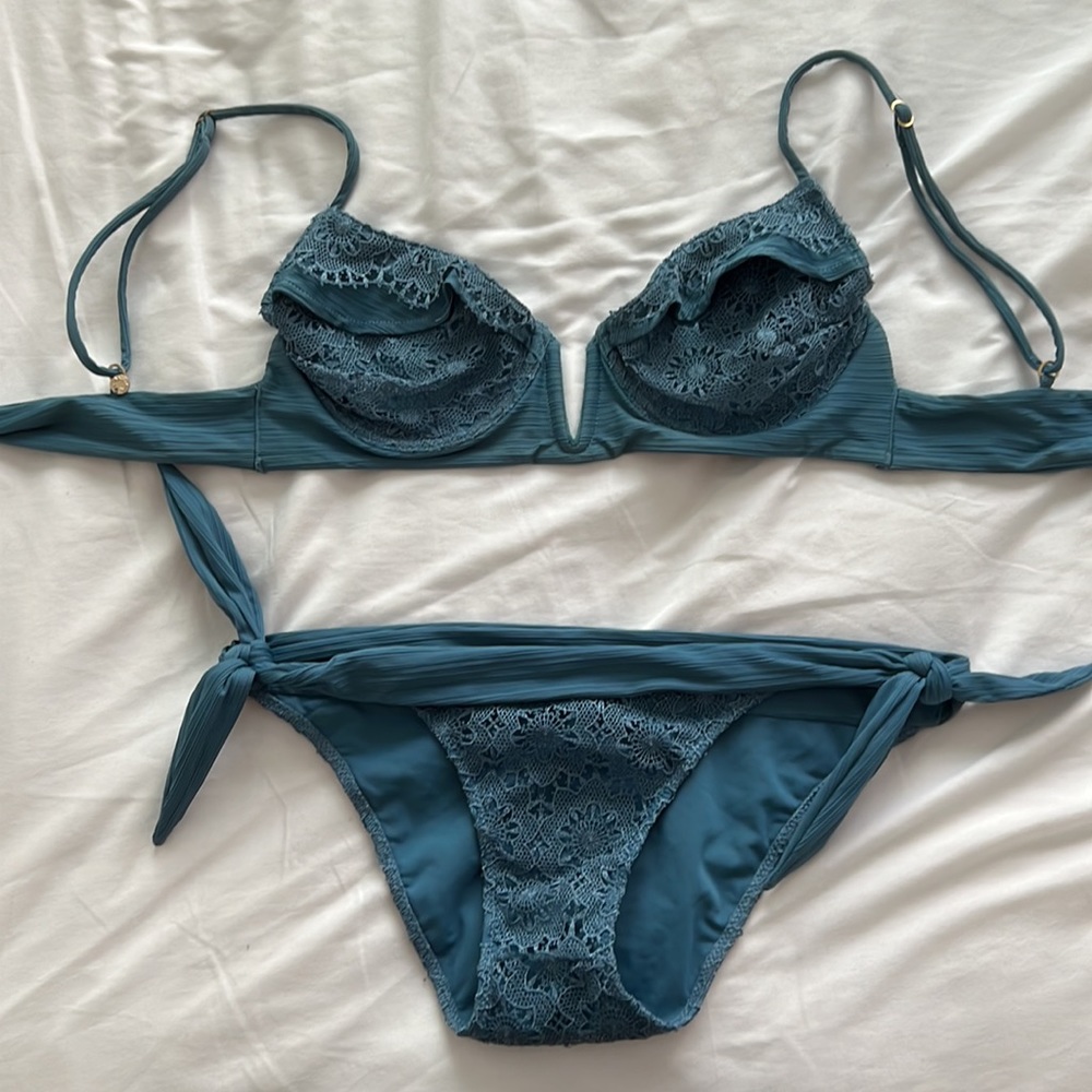 For love and lemons bikini set